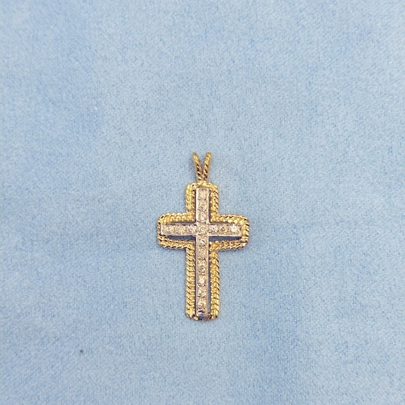 Diamond cross